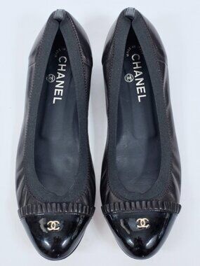 CHANEL shoes 39.5 US 9 ballet flats leather toe cap black CC logo gold